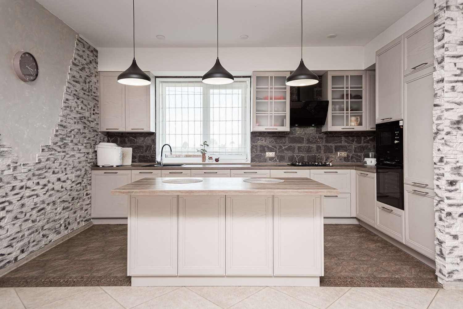 Кухонная мебель для открытой планировки: идеи и решения