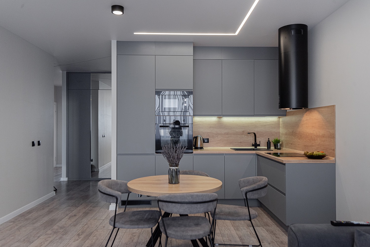 Кухонная мебель для открытой планировки: идеи и решения