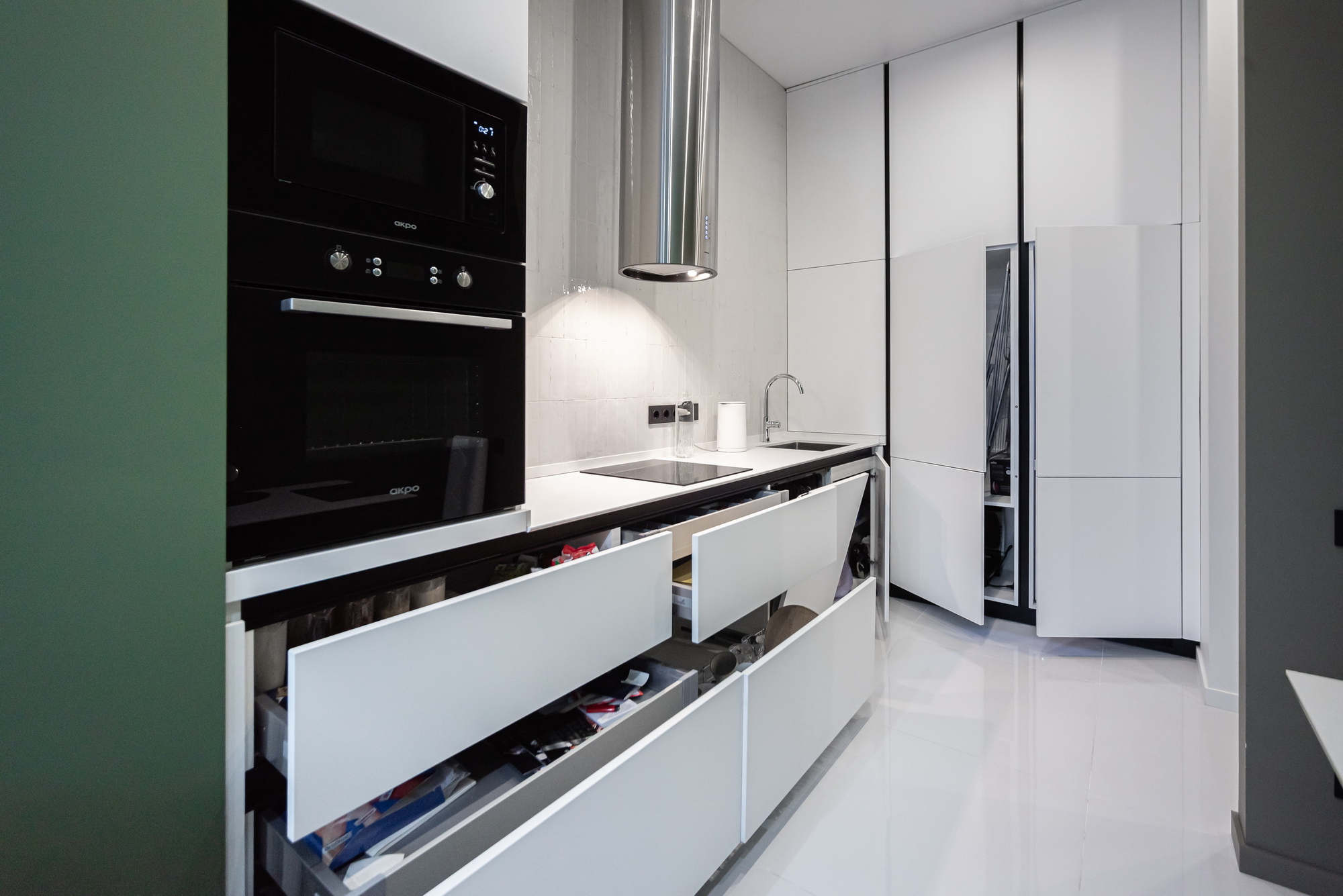 Угловая кухня фабрики ЗОВ - фото в интерьере (ул. Белградская) ★ Кухни на заказ в Воронеже