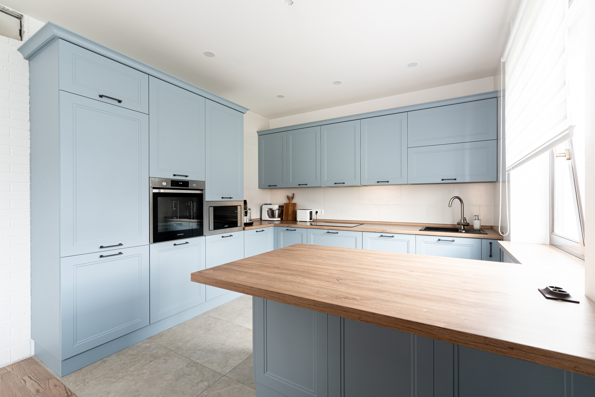 Кухня Эйвон фабрики ЗОВ - фото в интерьере (ул. Каштановая) ★ Кухни на заказ в Воронеже