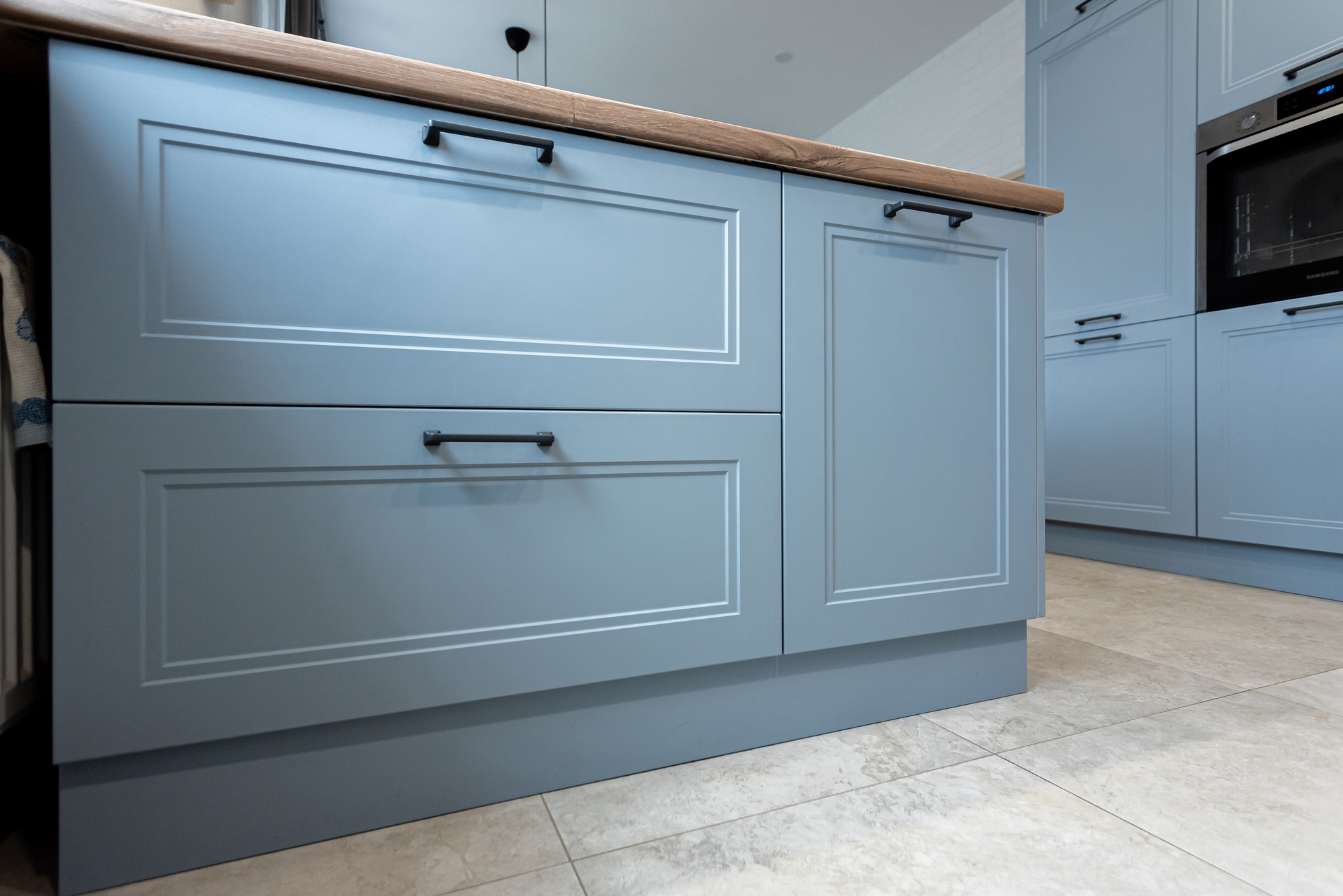 Кухня Эйвон фабрики ЗОВ - фото в интерьере (ул. Каштановая) ★ Кухни на заказ в Воронеже