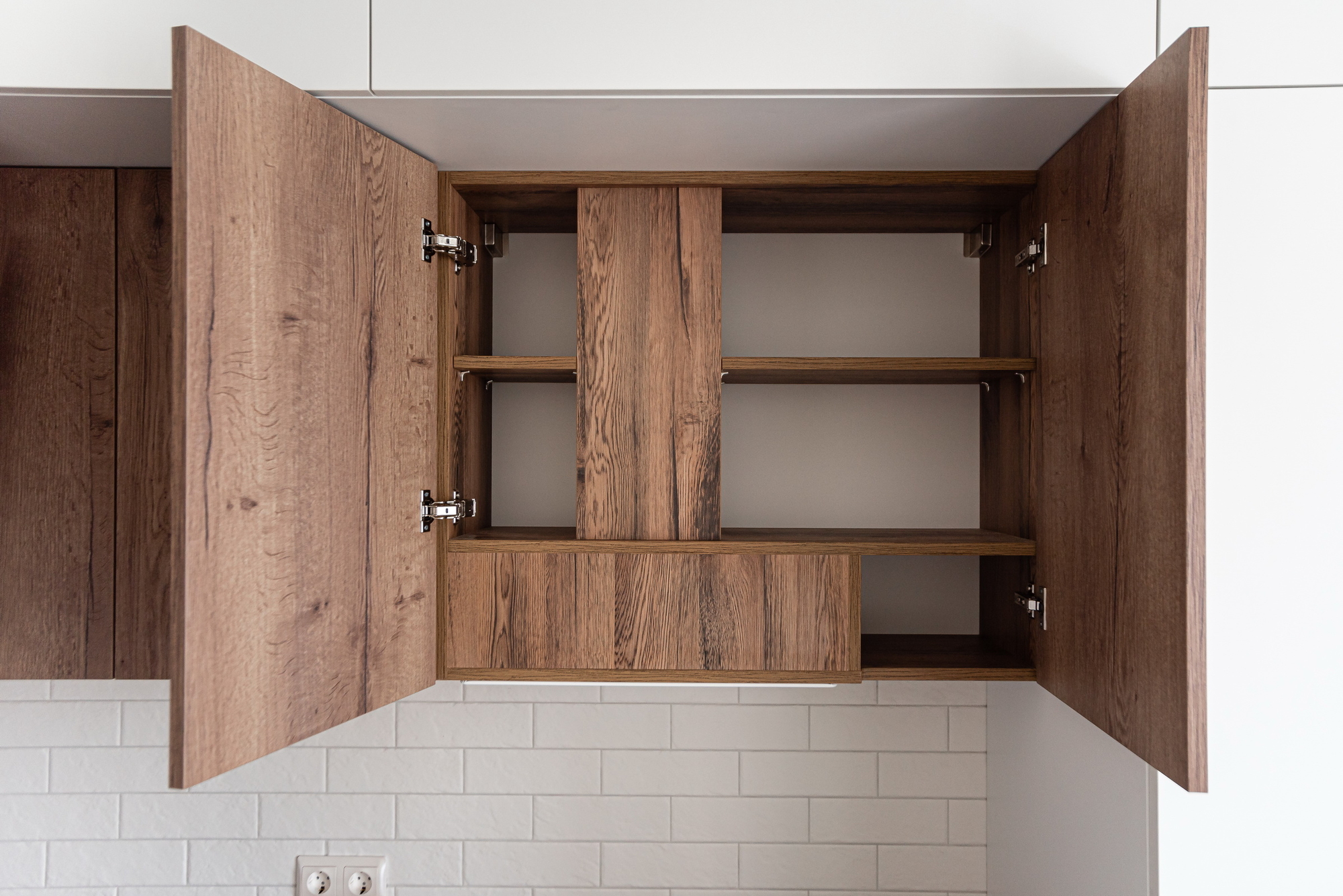 Угловая кухня фабрики ЗОВ (ул. Княгиневская) - фото в интерьере ★ Кухни на заказ в Воронеже