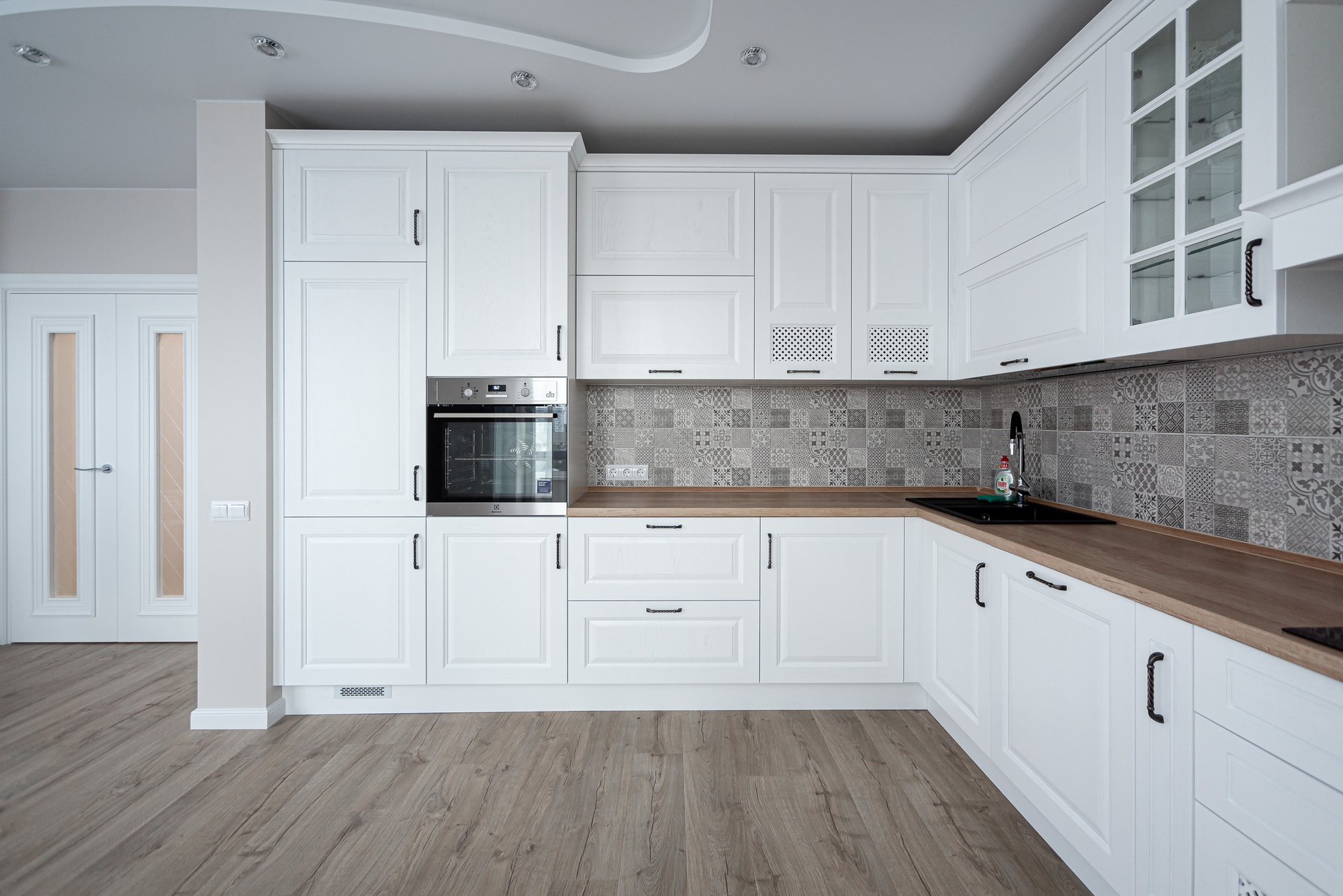 Кухня Симона фабрики GeosIdeal - фото в интерьере (ул. Княгиневская) ★ Кухни на заказ в Воронеже