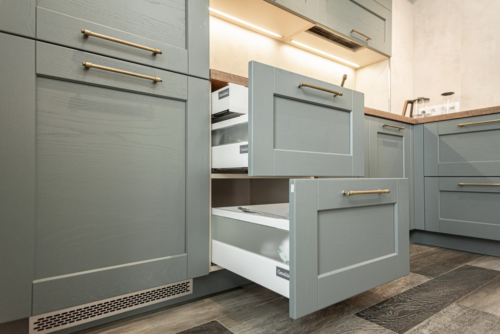 Кухня Дамиана фабрики GeosIdeal - фото в интерьере ★ Кухни на заказ в Воронеже